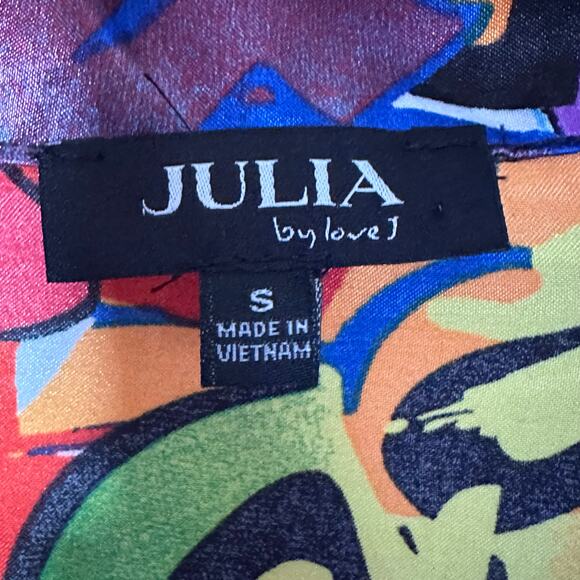 Julia by LoveJ graffiti silk textured button up short sleeve top size S - Picture 5 of 7